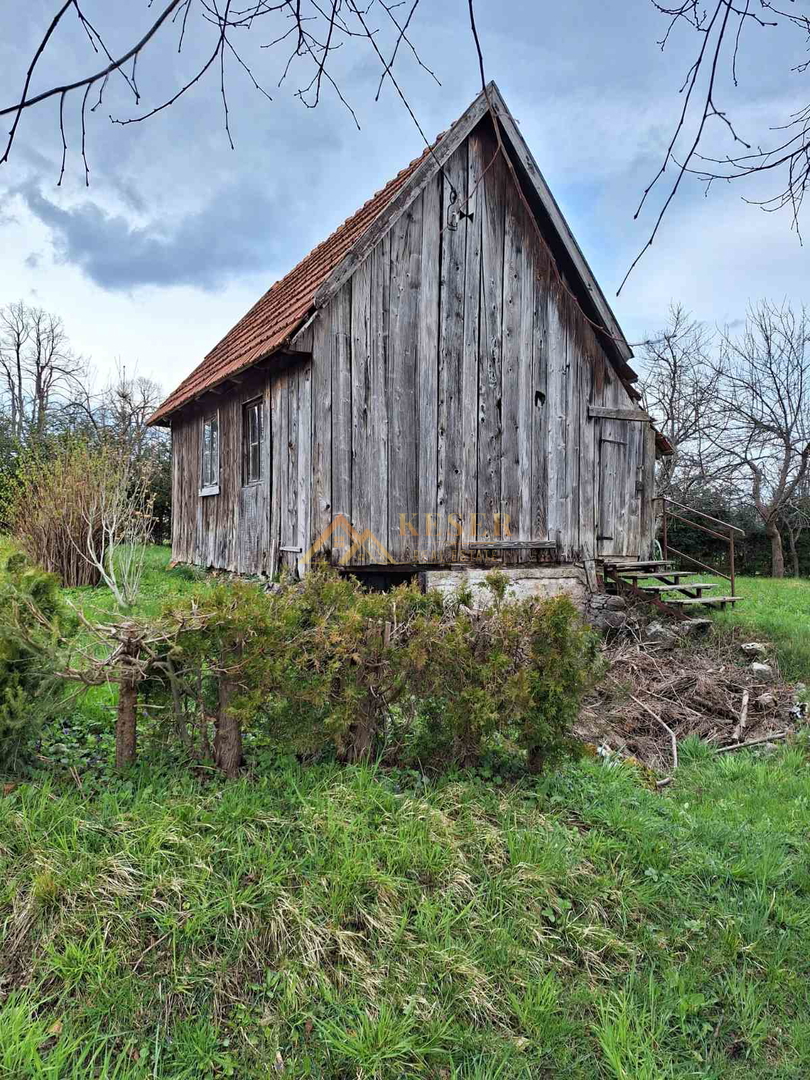 GORSKI KOTAR, GOMIRJE, KUĆICA NA VELIKOM ZEMLJIŠTU - cover