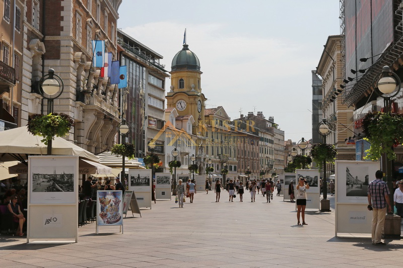 RIJEKA, KORZO, ODLIČAN STAN - cover