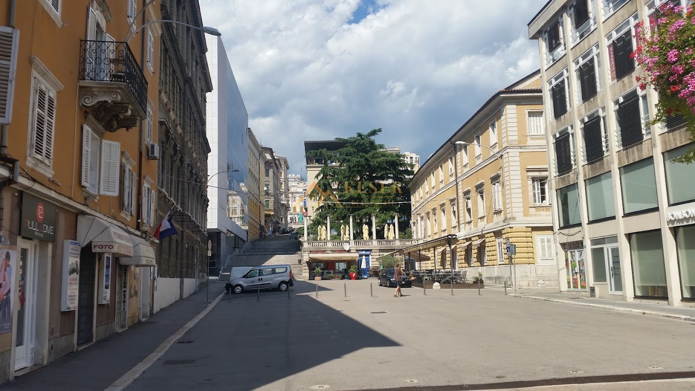 RIJEKA, CENTAR GRADA, 4 TURISTČKE JEDINICE - cover