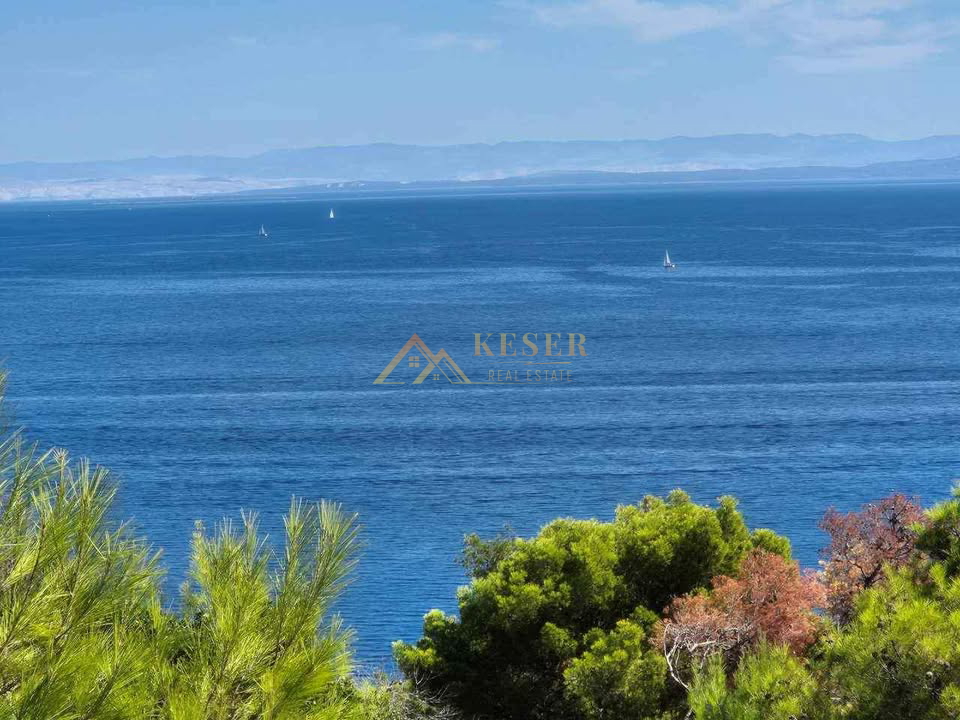 LOŠINJ, RAVNO ZEMLJIŠTE S PANORAMSKIM POGLEDOM - cover