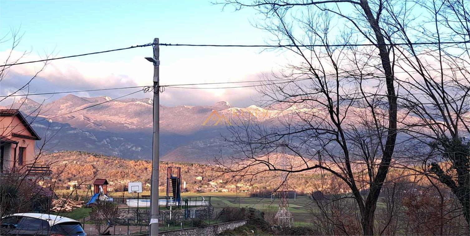 GROBNIK, RAVNO ZEMLJIŠTE ZA OBITELJSKU KUĆU - cover