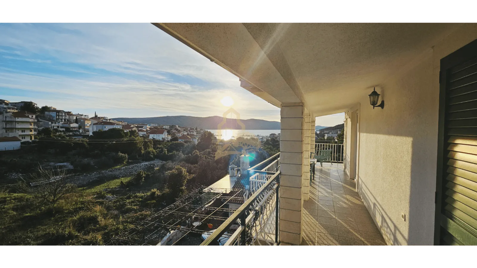 Apartmanska vila s potencijalom, Seget Vranjica - cover