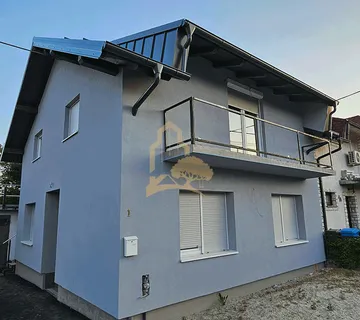 Brdovec, renovirana kuća sa dva stana i pomoćnim objektom - cover