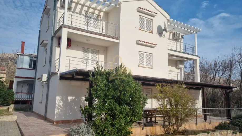 2 apartmana s pogledom na Paški zaljev, 81m2 - cover