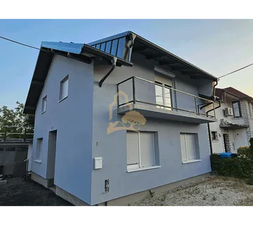 Brdovec, renovirana kuća sa dva stana i pomoćnim objektom - cover