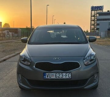 Kia Carens 1,7 CRDi LX - cover