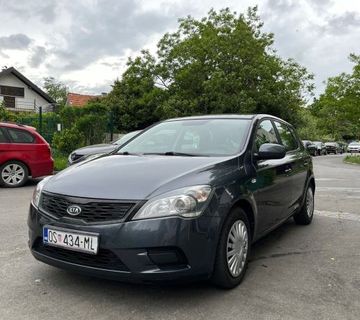 KIA CEED 1,6 CRDI - cover