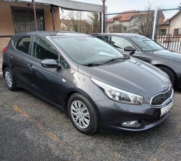 Kia Ceed (cee'd) 1,6 CRDi EX Alu - cover