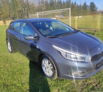 Kia Ceed (cee'd) 1,6 CRDi HIGH TECH 128ks full kartice do 36 rata - cover