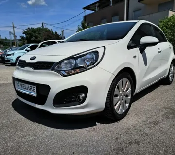 Kia Rio 1,2 FIFA CUP EDITION, SERVISNA, JAMSTVO, REG. 1 GODINU - Malešnica