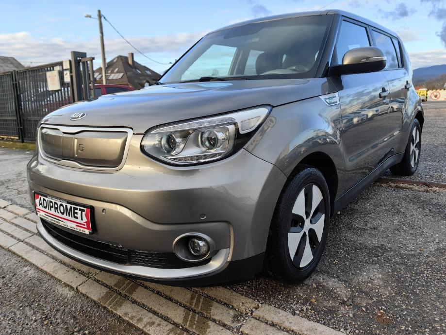 kia-soul-electric-drive-automatik-full-oprema-reg-1-god-slika-209399838