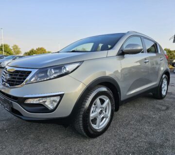 Kia Sportage 2WD 1,6 **HR-VOZILO**DVA-KLJUČA**SERVISNA-KNJIGA** - cover