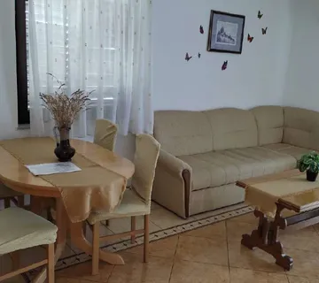 Iznajmljivanje apartmana na moru - Stinica, Senj