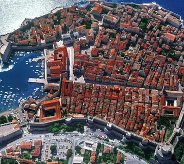 Ekskluzivno- kuća u Starom gradu! - cover