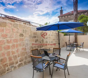 Dva apartmana u centru Cavtata - cover