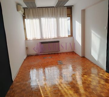 Maksimir, J.Gotovca, posl.prostor 25 m2,1.kat - cover
