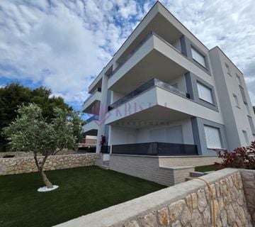 Novalja,novogradnja, 3-s prizemlje 88m2, vrt, 2PM - cover