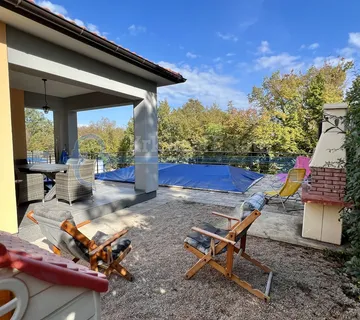 GOSTINJAC - PRIZEMNICA SA OKUĆNICOM I BAZENOM - cover