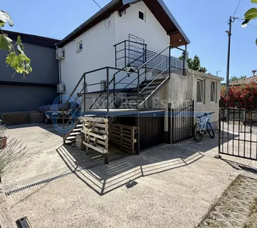 Punat - Apartman Na 1. Katu Sa Okućnicom