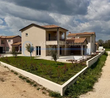 ŽMINJ - SAMOSTOJEĆA KUĆA SA BAZENOM - cover