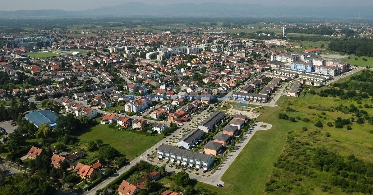 ZAPREŠIĆ - GRAĐEVINSKO ZEMLJIŠTE U CENTRU - cover