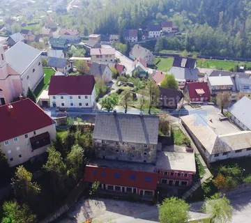 Fužine - Poslovni Prostor U Prizemlju