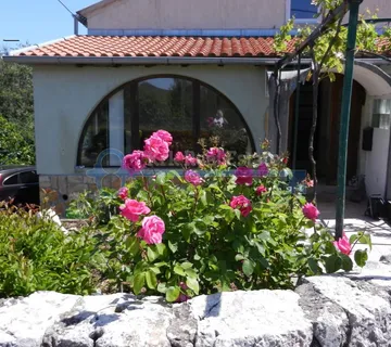 Gostinjac - Samostojeća Kuća Sa Dvije Stambene Jedinice - Gostinjac, Dobrinj