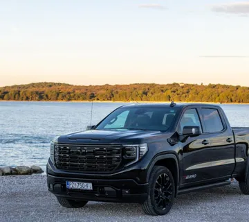 GMC Sierra 1500 Denali CrewCab 4WD ALL BLACK automatik - cover