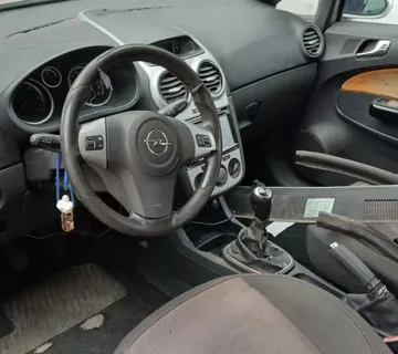 Opel Corsa 1,3 CDTI - cover