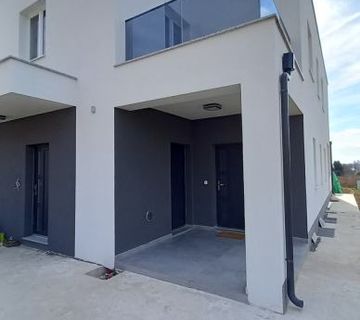 Kuća: Kaštel Sućurac, 250 m2, NOVOgradnja, 2 stana i podrum (prodaja) - cover