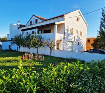 Kuća s pet stanova i poslovnim prostorom 1430m2 (prodaja) - cover