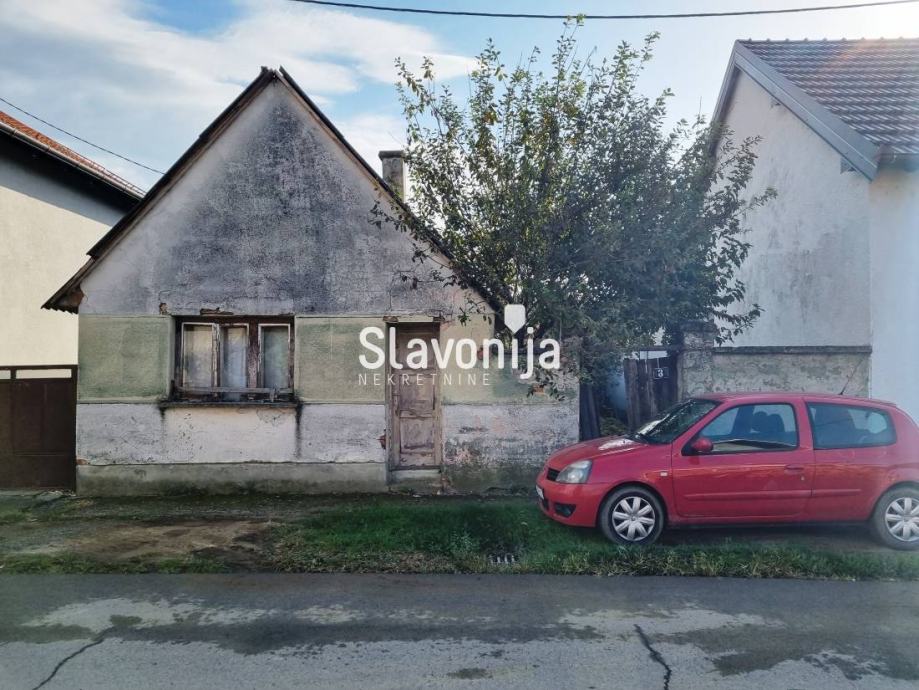 kuca-rusenje-dakovo-slika-213455330