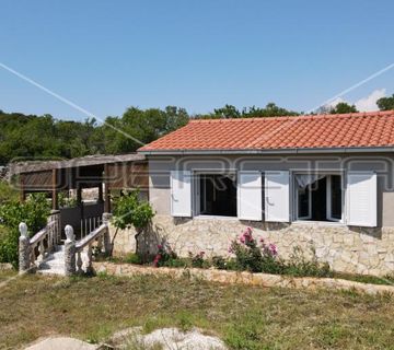 Kuća Vis, 38+25m2, imanje 6.888m2 - cover