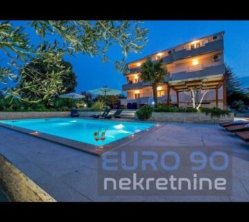 KUKLJICA- VILLA S BAZENOM, OKRUŽENA PRIRODOM I POGLEDOM NA MORE !!! (prodaja) - cover