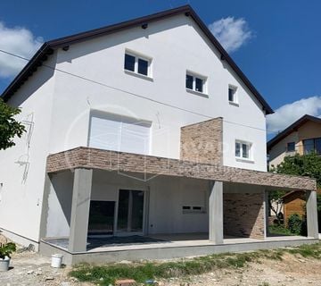 PRODAJA / DUGO SELO CENTAR / DVOETAŽNI ČETVEROSOBNI STAN 112.70m2 - cover