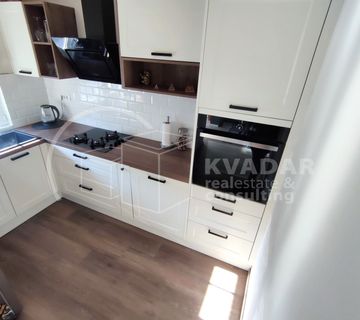 Prilika! Benkovac-centar/prostran i sunčan 4-sobni stan 90m2! 175.000€!! - cover