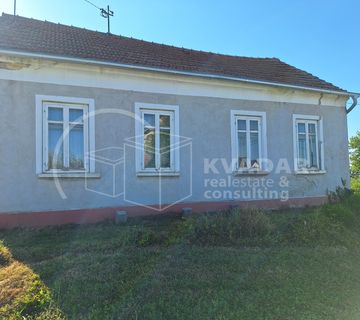 Šarmantna kuća za renovaciju na atraktivnoj lokaciji u mjestu Haganj kod Vrbovca, cijena 30.000 € - cover