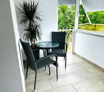 Njivice-stan na 250 m od plaže! - cover