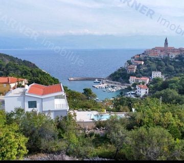 Vrbnik, građevinsko zemljište s pogledom na more!  - cover