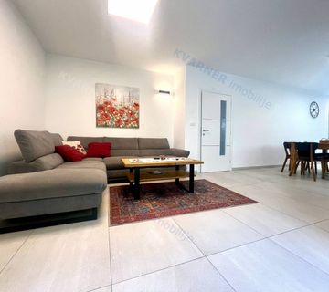 Dvojna kuća s garažom u centru Malinske! - cover