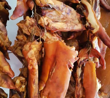 Dimljenje svinjske nogice i repići - cover