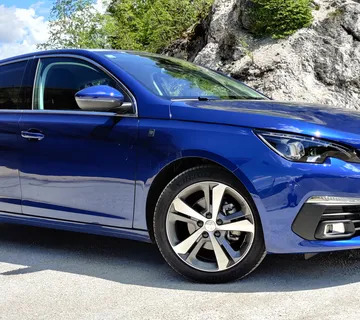 Peugeot 308 1.2, 130KS Tech Edition, reg. god. dana, servisiran - cover