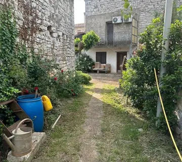 ROVINJ OKOLICA-DVIJE KAMENE KUĆE SA DVORIŠTEM ZA ADAPTACIJU (prodaja) - cover