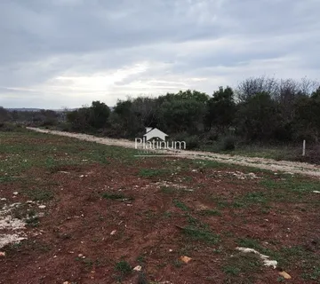 Istra,Pomer zemljište s pogledom na more - cover
