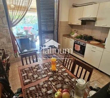 ISTRA DUGA UVALA, APP U PRIZEMLJU SA VELIKOM TERASOM - cover