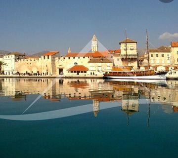 Dvosoban stan s južnom lođom i otvorenim pogledom na more!!  Trogir - cover