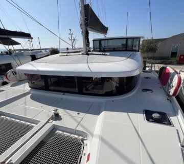 Lagoon 420 for sale - cover