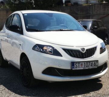 Lancia Ypsilon 1.0 GL+ Hybrid - cover