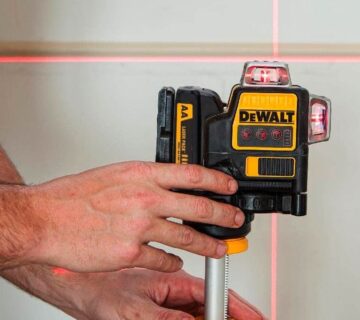DeWalt aku laserski nivelir DCE089D1R 10,8V 1x2,0Ah - cover