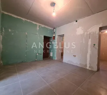 Pula, Centar - dvosoban stan u prizemlju sa dvorištem, 55m2 - cover